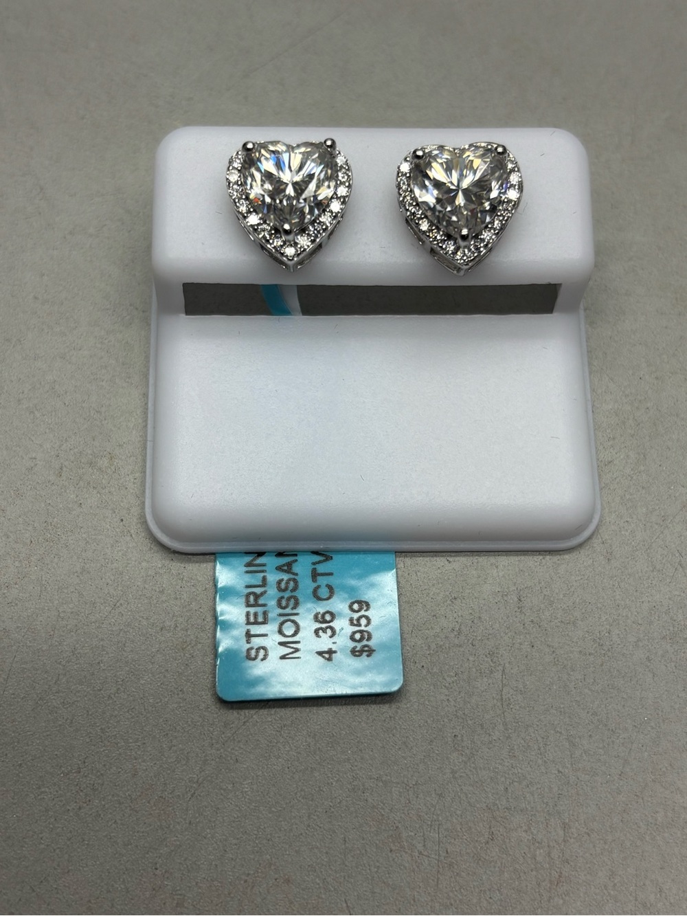 Sterling Silver Moissanite 4.36 ctw vvsd color Stud Earrings - Clear/Silver